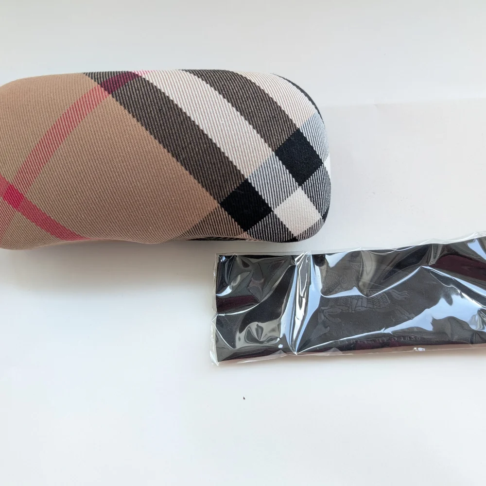 Burberry Plaid Sunglasses Case - Picture 1 of 5